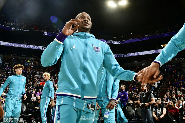 罗比尼奥在巴西名人监狱担任足球教练，探监人数激增30%